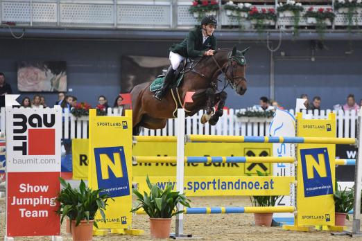 Foto: Der 20-jährige Michele Previtali holte beim Jubiläumsturnier in der Arena Nova den ersten Sieg für Italien im Großen Preis vom Sportland Niederösterreich - Fotograf: © Horse Sports Photo 