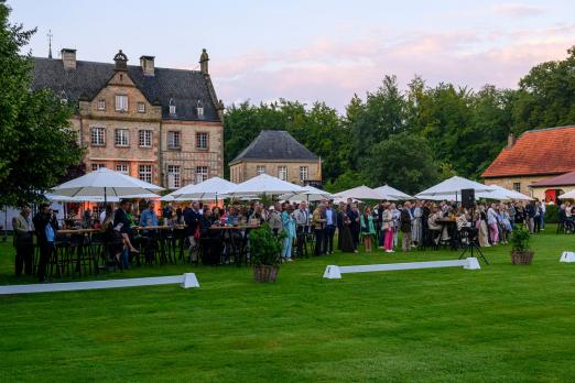 Foto: Ein traumhafter Abend im Schlossgarten - Fotograf: RI/Equitaris