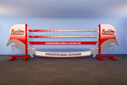 Foto: Bedruckte Hindernisstangen - Fotograf: Hindernisbau Rumann GmbH & Co.KG Foto: Bedruckte Hindernisstangen - Fotograf: Hindernisbau Rumann GmbH & Co.KG