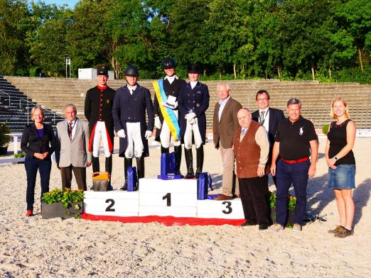 Foto: Süddeutsches Berufsreiterchampionat - Fotograf: Löhr 