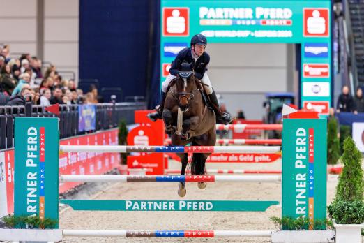 Foto: Niklas Schipler und Upside siegen im Finale des PARTNER PFERD CUP - Fotograf: Sportfotos-Lafrentz.de