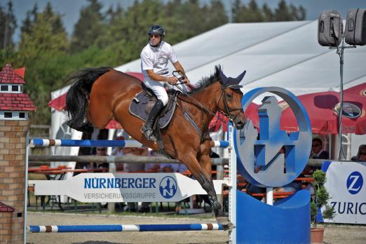 Foto: Der Bayerische Meister Edwin Schmuck mit Aclatron - Fotograf: Dill