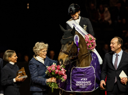 Foto: Isabell Werth (GER) and DSP Quantaz - winners of the FEI Dressage World Cup™ 2024/25 - Basel (SUI) - Fotograf: Copyright ©FEI/Martin Dokupil