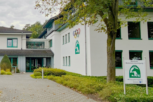 Foto: Die FN-Zentrale in Warendorf erhält eine neue Struktur - Fotograf: FN