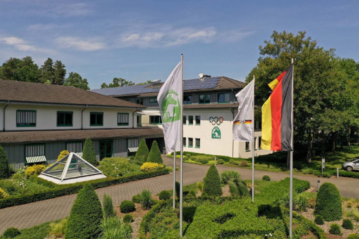 Foto: Die Zentrale der Deutschen Reiterlichen Vereinigung in Warendorf - Fotograf: (c) Thorsten Meyer/FN-Archiv