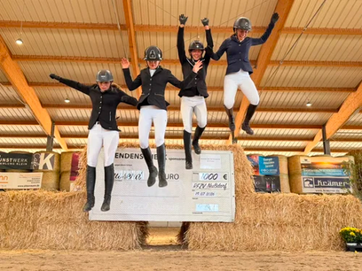 Foto: Team Nussdorf 1 mit Lorena Schulz, Lena Sophie Haller, Dyani Hildwein und Soraya Nocera - Fotograf: Privat Foto: Team Nussdorf 1 mit Lorena Schulz, Lena Sophie Haller, Dyani Hildwein und Soraya Nocera - Fotograf: Privat