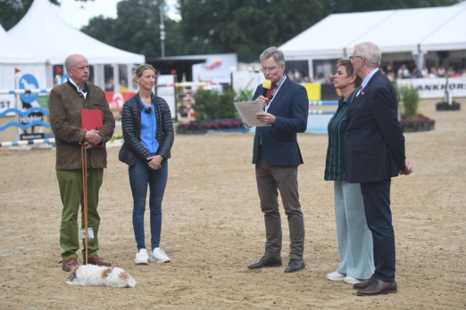 Foto: Im Rahmen der Al Shira'aa Bundeschampionate wurde die Vielseitigkeits-und Springreiterin Sandra Auffarth zur Reitmeisterin ernannt. - Fotograf: Pferdesport Deutschland Foto: Im Rahmen der Al Shira'aa Bundeschampionate wurde die Vielseitigkeits-und Springreiterin Sandra Auffarth zur Reitmeisterin ernannt. - Fotograf: Pferdesport Deutschland