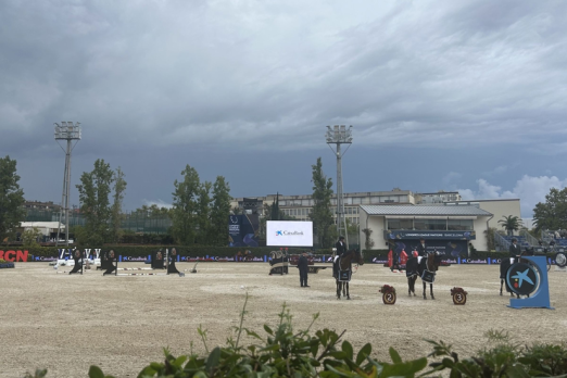 Foto: Über dem Reitstadion Reial Club de Polo de Barcelona ziehen dunkle Gewitterwolken auf. Fotograf: (c) Pferdesport Deutschland