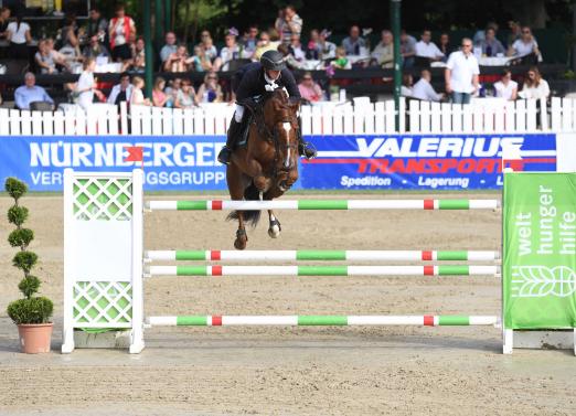 Foto: Felix Haßmann mit Balzaci - Fotograf: Foto-Design gr. Feldhaus