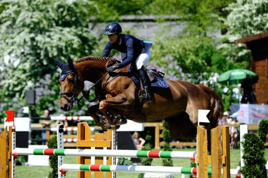 Foto: Simone Blum mit Alice in München-Riem - Fotograf: Maximilian Schreiner