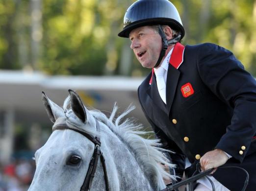 Foto: Der 54-jährige Brite Nick Skelton gewann auf Carlo das Championat von Hamburg. - Fotograf: Jochen Lübke - dpa