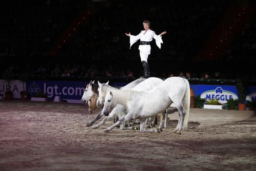 Foto: Bereits 2011 verzauberte Jean-François Pignon die Olympiahalle und kommt nun für zwei Auftritte mit 14 Pferden und neuem Programm zu den nächsten MUNICH INDOORS - Fotograf: Thomas Hellmann