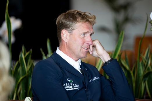 Foto: André Thieme im Gespräch - Fotograf: reitsport-hellmann.de