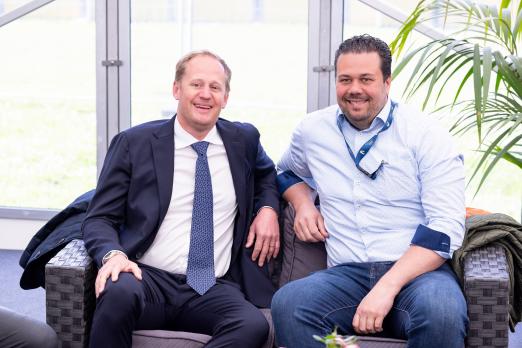 Foto: Matthias Alexander Rath (Turnierleitung) und Christian Flessing (2. Vorsitzender NFR) sind sehr froh und zufrieden, wie sich das Derby in den vergangenen beiden Jahren weiterentwickelt hat - Fotograf: reitsport-lhellmann.de