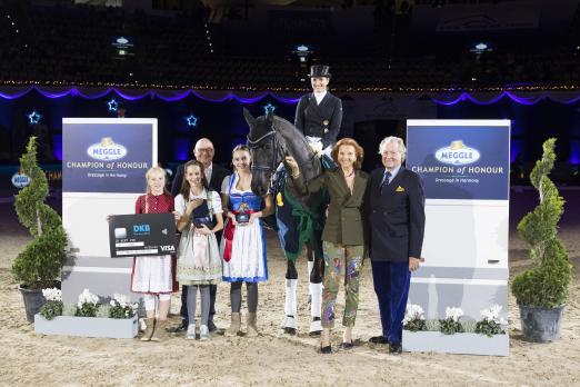 Foto: Victoria Michalke siegte 2018 in der Wertung für den Champion of Honour over all - Fotograf: Thomas Hellmann