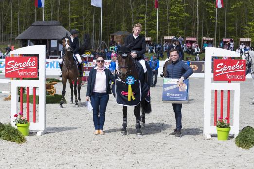 Foto: Souveräner Sieger: Stargold und Marus Ehning im Youngster-Finale - Fotograf: Thomas Hellmann