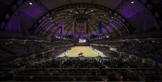 Foto: Das Internationale Festhallen Reitturnier Frankfurt (IFRF) taucht die Festhalle wieder in ihr lilafarbenes Pferdesport-Kleid und feiert vom 15. bis 18. Dezember 2022 - Fotograf: Thomas Hellmann 