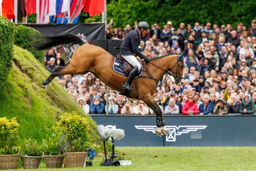 Foto: Frederic Tillmann und DSP Comanche haben das Al Shira'aa 95. Deutsches Spring-Derby präsentiert von Melitta gewonnen - Fotograf: sportfotos-lafrentz.de0