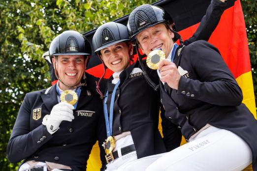 Foto: "Team Deutschland Dressur, Team Germany Dressage" - Fotograf: PIKEUR