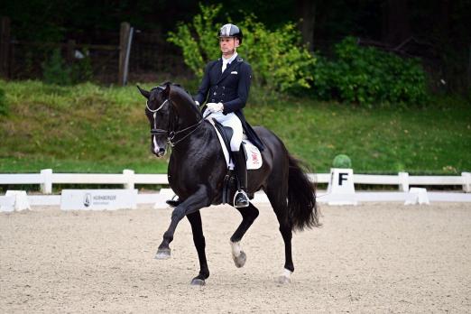 Foto:Thomas Schulze und Bon Courage haben in Kranichstein die vorletzte Etappe zum Finale gewonnen - Fotograf: Rainer Dill