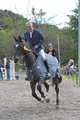 Foto: Albert Gührer/Encantaro, Gewinner des Finalspringens in Krumbach - Fotograf: Privat