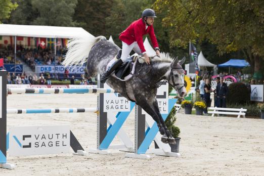 Foto: Curtis flog mit Philipp Müller zum Sieg - Fotograf: Hellmann Foto: Curtis flog mit Philipp Müller zum Sieg - Fotograf: Hellmann