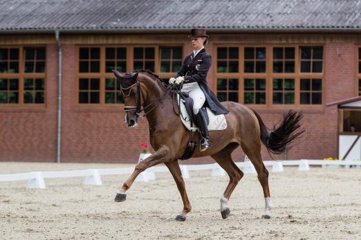 Foto: Victoria Max-Theurer war auf Blind Date in der Grand Prix-Qualifikation für den Special am Sonntag vorn - Fotograf: Michael Rzepa 