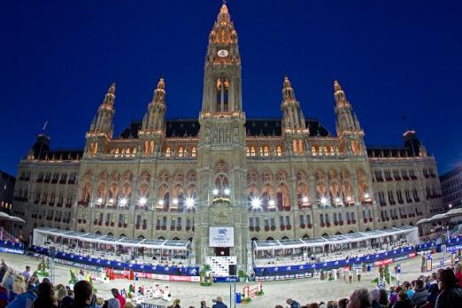 Foto: Das Rathaus bietet bei GLOCK’s Championat Vienna eine unvergleichliche Kulisse. - Fotograf: Michael Rzepa