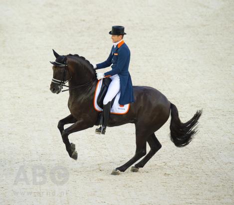 Foto: Perfektion in der Pirouette! GLOCK Rider Edward Gal und GLOCK’s Voice. - Fotograf: Arnd Bronkhorst