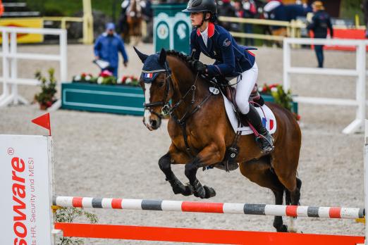 Foto: Souveräner Sieg in der Pony-Prüfung für Louise Petitjean/Versailles des Morins. Fotograf: equistock.de/Waldenmaier