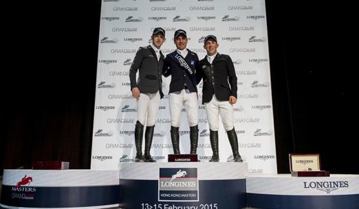 Foto: Sieger Julien Epaillard in der Mitte nebst dem Zweitplatzierten Scott Brash (links) und dem Dritten Gerco Schröder (rechts) - Fotograf: CSI5* Hong Kong