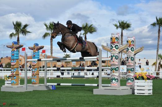 Foto: Jamie Wingrove gewinnt mit Carina das 1,40m Springen der Gold Tour - Fotograf: 1clicphoto.com