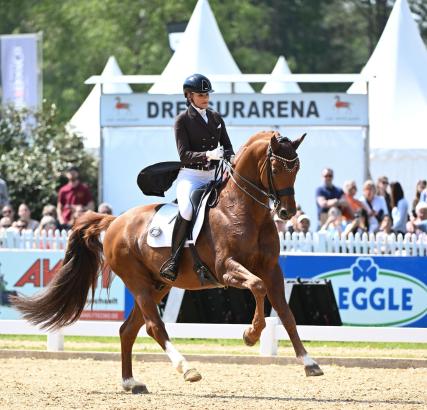 Foto: Yara Reichert und Springbank II haben gute Erinnerungen an die Dressurarena in München: Der NÜRNBERGR BURG-POKAL gab 2022 die Möglichkeit, die Atmosphäre einer internationalen Spitzenveranstaltung kennenzulernen, 2024 gewann das Duo den CDI 3* - Fotograf: Hubert Fischer