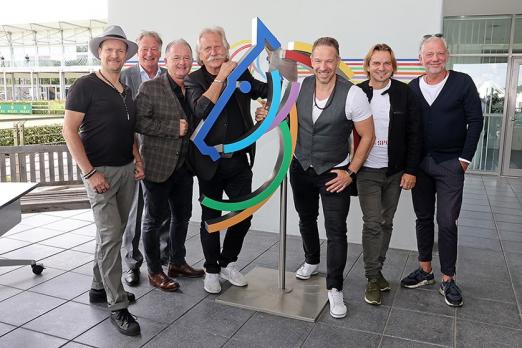 Foto: Frank Kemperman (2.v.l.), Uwe Brandt (rechts) und die "Höhner" stellten das Programm der Eröffnungsfeier vor - Fotograf: CHIO Aachen/ Andraes Steindl