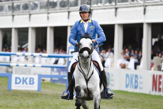 Foto: Christian Ahlmann - Titelverteidiger im Springen beim LONGINES PfingstTurnier Wiesbaden 2019 - Fotograf: equistock.de