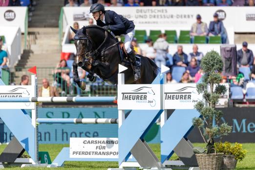 Foto: Hannes Ahlmann (GER) gewinnt bei den 7-jährigen mit Coquetto die Theurer Trucks 2GO Youngster Tour - Fotograf: Janne Bugtrup