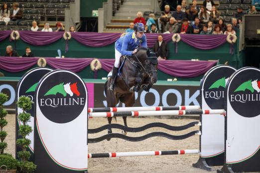 Foto: Christian Ahlmann (GER) sichert sich mit Solid Gold Z die ersten wertvollen Punkte für das Finale der 7-jährigen - Fotograf: Sportfotos-Lafrentz.