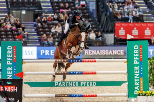 Foto: Anni Klug und Golga O siegten im Finale des PARTNER PFERD Junior Cup - Fotograf: Sportfotos-Lafrentz.de