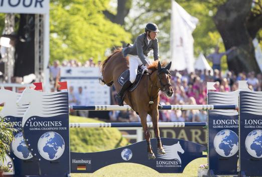 Foto: Ludger Beerbaum und Casello beim Sieg im Longines Global Champions Tour Grand Prix von Hamburg 2016 - Fotograf: Sportfotos-Lafrentz