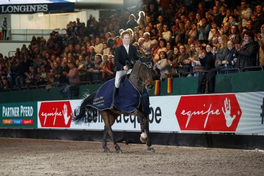 Foto: Henry Delfs gewann den renommierten HGW Nachwuchswettbewerb Goldener Sattel bei der PARTNER PFERD 2018 - Fotograf: Sportfotos-Lafrentz