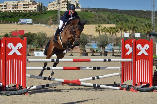 Foto: Lauren Edwards und Breit Star von Breitling LS - Sieger der Nachwuchspferdetour - Fotograf: FV Directo