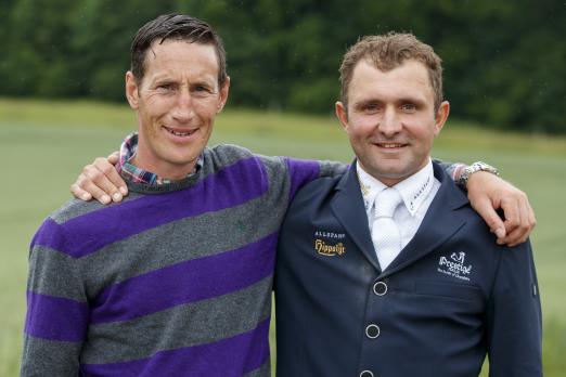 Foto: Gut befreundet und ab November gemeinsam in Radesforde mit ihren Sportbetrieben: Vielseitigkeitsas Dirk Schrade (li) und Springreiter Christian Hess - Fotograf: Stefan Lafrentz