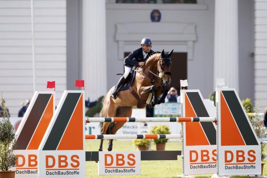 Foto: Für den Deutschen Vizemeister von 2016, Christian Hess - hier mit Claron - ist das Pferdefestival Redefin ein "tolles Turnier mit persönliche Atmosphäre und Super-Bedingungen" - Fotograf: Stefan Lafrentz