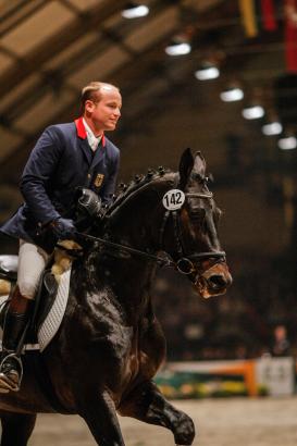 Foto: BU: Grafenstolz TSF in Neumünster unter Michael Jung, mit dem der Trakehner Hengst sportlich großartige Erfolge erzielte - Fotograf: Jutta Bauernschmitt