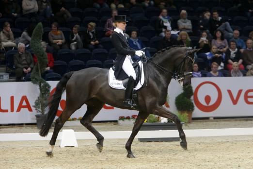 Foto: Hedda Droege (Osnabrück) mit Donatella - 76,45 Prozent - Fotograf: Jürgen Stroscher