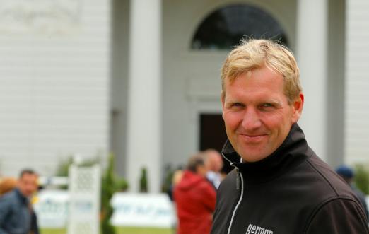 Foto: Championatskaderreiter Andre Thieme kommt mit Toppferd Contanga zum Pferdefestival Redefin - Fotograf: Stefan Lafrentz