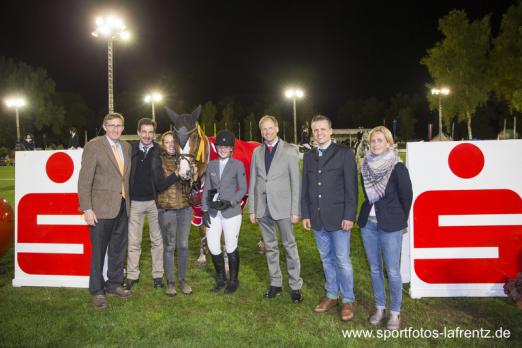 Foto: Daniela Theelen und Figaro gewannen den EY-Cup in Donaueschingen - Fotograf: Stefan Lafrentz