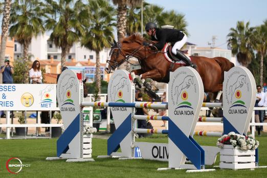 Foto: Jerome Guery gewinnt mit Grand Cru van de Rozenberg - Fotograf: Sportfot