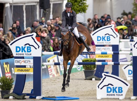 Foto: Mit Copperfield ins Finale der DKB-Riders Tour - Philip Rüping aus Mühlen ist einer von drei Favoriten in München - Fotograf: Stefan Lafrentz