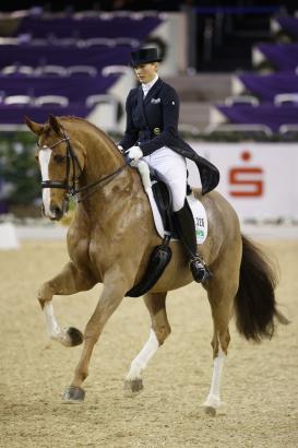 Foto: Anabel Balkenhol und Dablino FRH gewannen souverän den Grand Prix in der Festhalle - Fotograf: Stefan Lafrentz